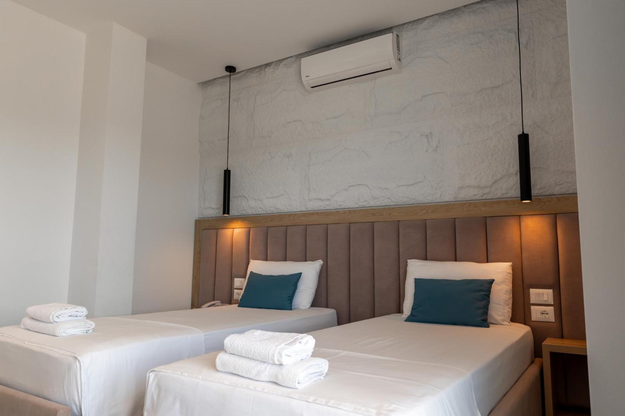 Monel Hotel Ksamil Esterno foto